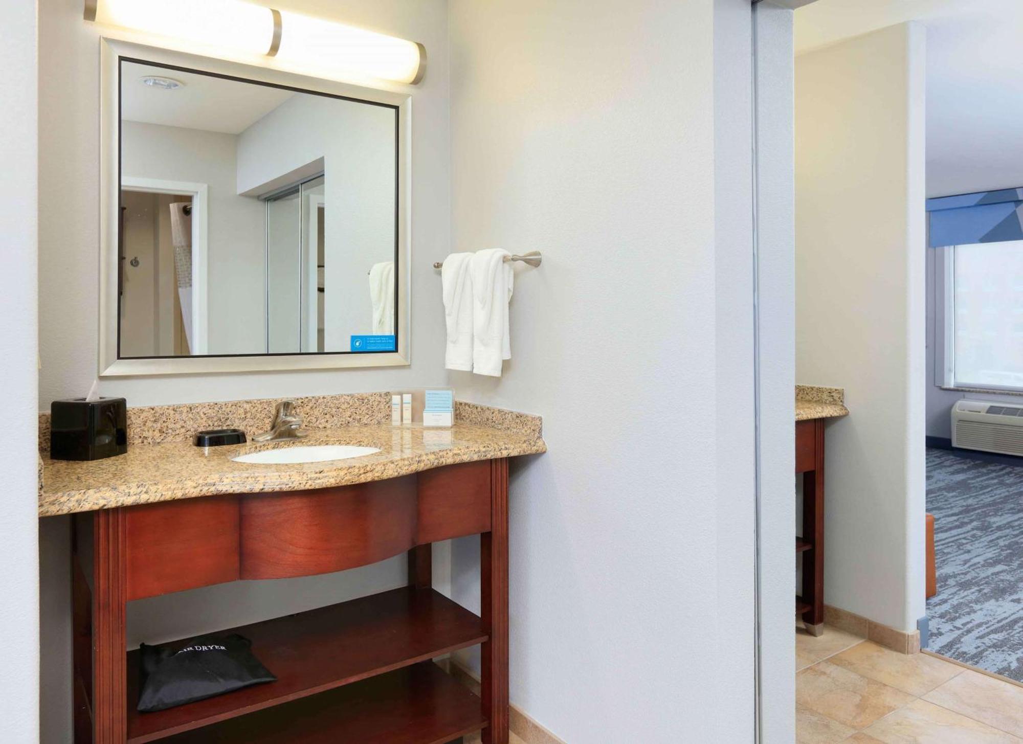 Hampton Inn & Suites Dallas-Arlington-South Exterior foto